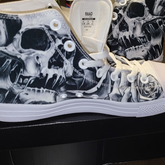 Selling bc don't use just been sitting in box - Picture 2 of 3